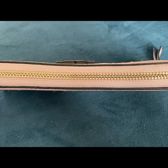 Tory Burch McGraw Continental Wallet in Pink Leather - Picture 3 of 8